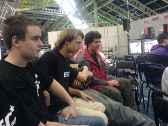 BF2 squad требует wc3 !